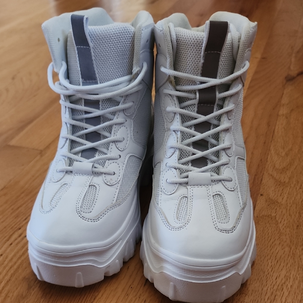 PrettyLittleThing White Chunky Platform Sneakers / Boot Type Style